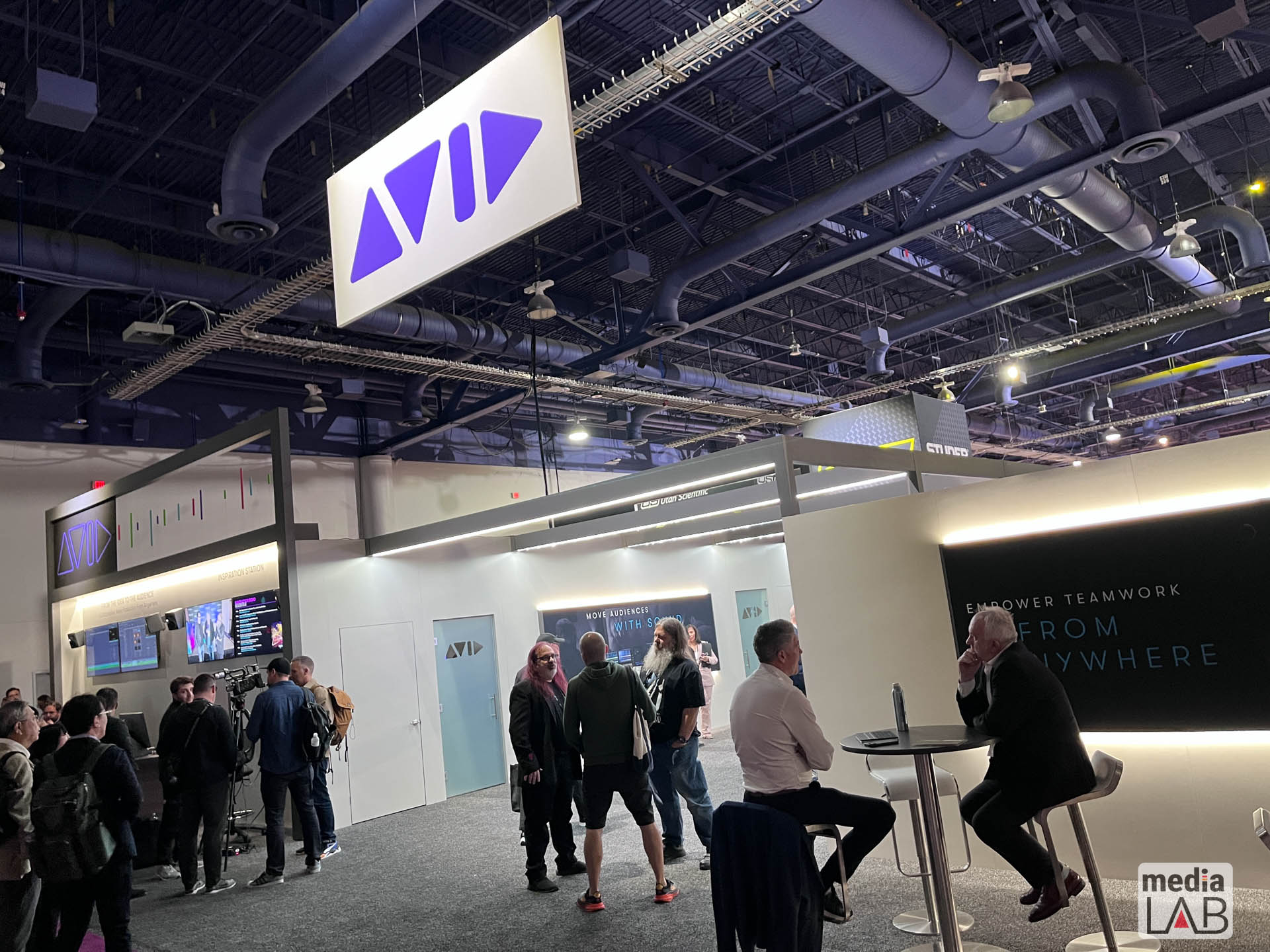 Mãn nhãn tại NAB Show 2024 – Đột phá về biên tập video trên cloud, phim trường ảo và hậu kỳ bằng AI