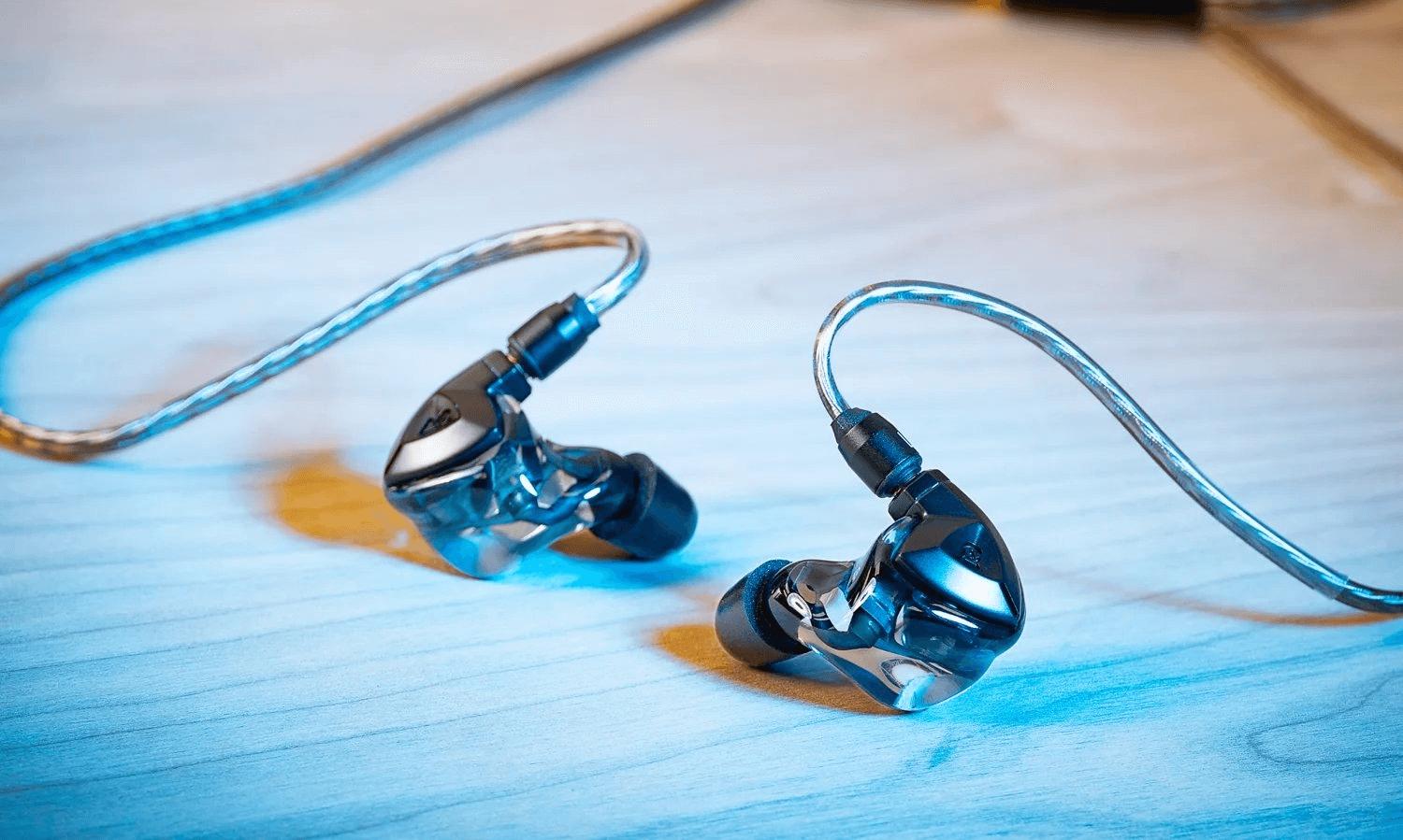 Campfire Audio kết hợp với Nine Inch Nails ra mắt tai nghe IEM Clara Campfire Audio kết hợp với Nine Inch Nails ra mắt tai nghe IEM Clara