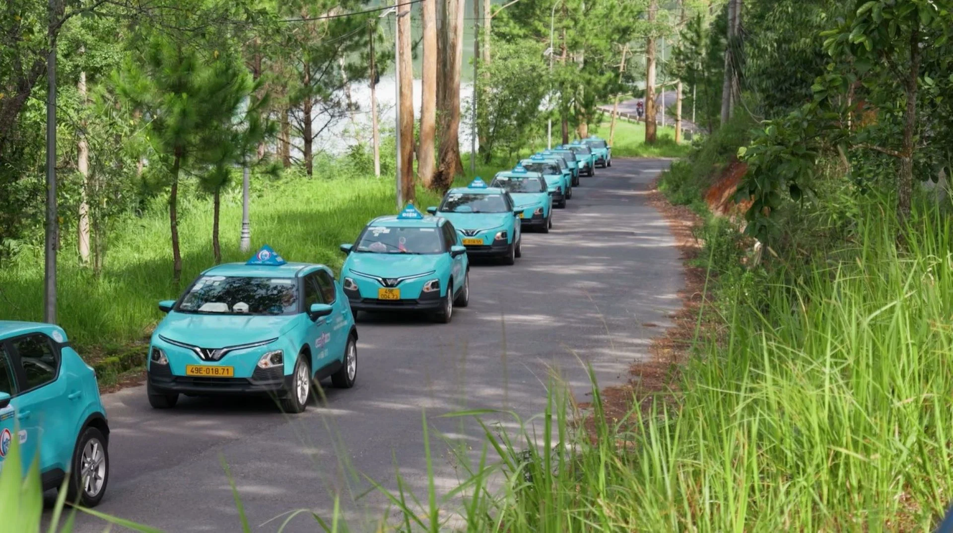 Lado Taxi trở thành hãng taxi truyền thống đầu tiên chuyển đổi 100% sang xe điện Lado Taxi trở thành hãng taxi truyền thống đầu tiên chuyển đổi 100% sang xe điện