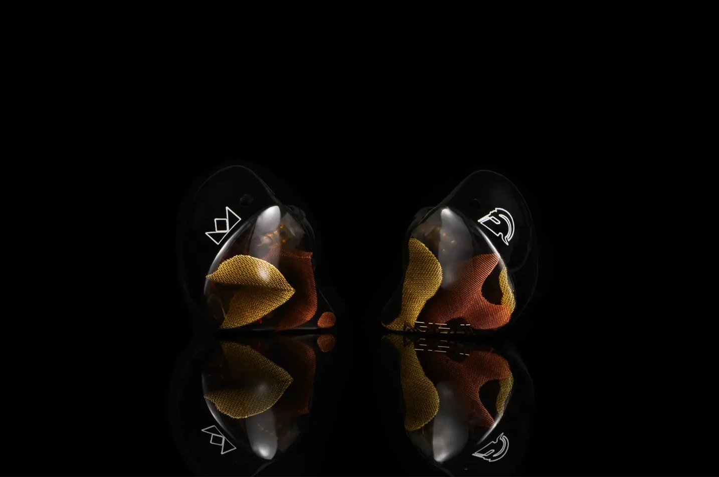 Audio_Lab_noble_agis_ii_shogun_noble-audio-agis-ii-lifestyle-two.jpg