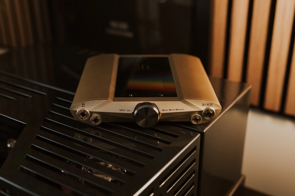 Audio_Lab_iFi_valkyrie_ifi-valkyrie-top.jpg