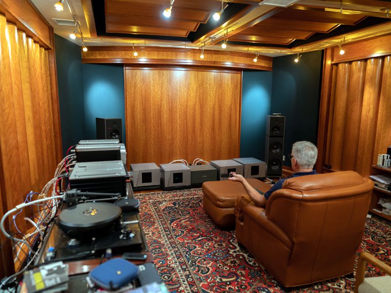 joe_sullivan_3.jpg Lời khuy&ecirc;n từ chuy&ecirc;n gia set-up Stirling Trayle: Tối ưu h&oacute;a kh&ocirc;ng gian nghe &ndash; Yếu tố sống c&ograve;n cho hệ thống hi-end | Audio