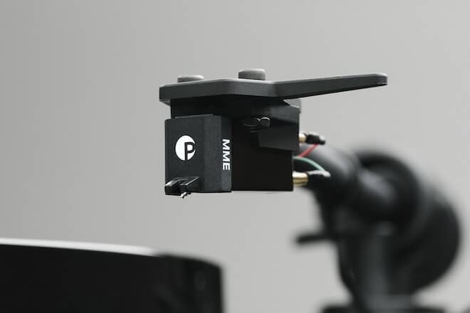 Pro-Ject E1.2 Media LAB 4.jpg Pro-Ject E1.2: M&acirc;m đĩa than &ldquo;entry-level&rdquo; ch&acirc;u &Acirc;u n&acirc;ng cấp &ndash; Cửa ng&otilde; hi-fi mới cho người trẻ | Nguồn ph&aacute;t