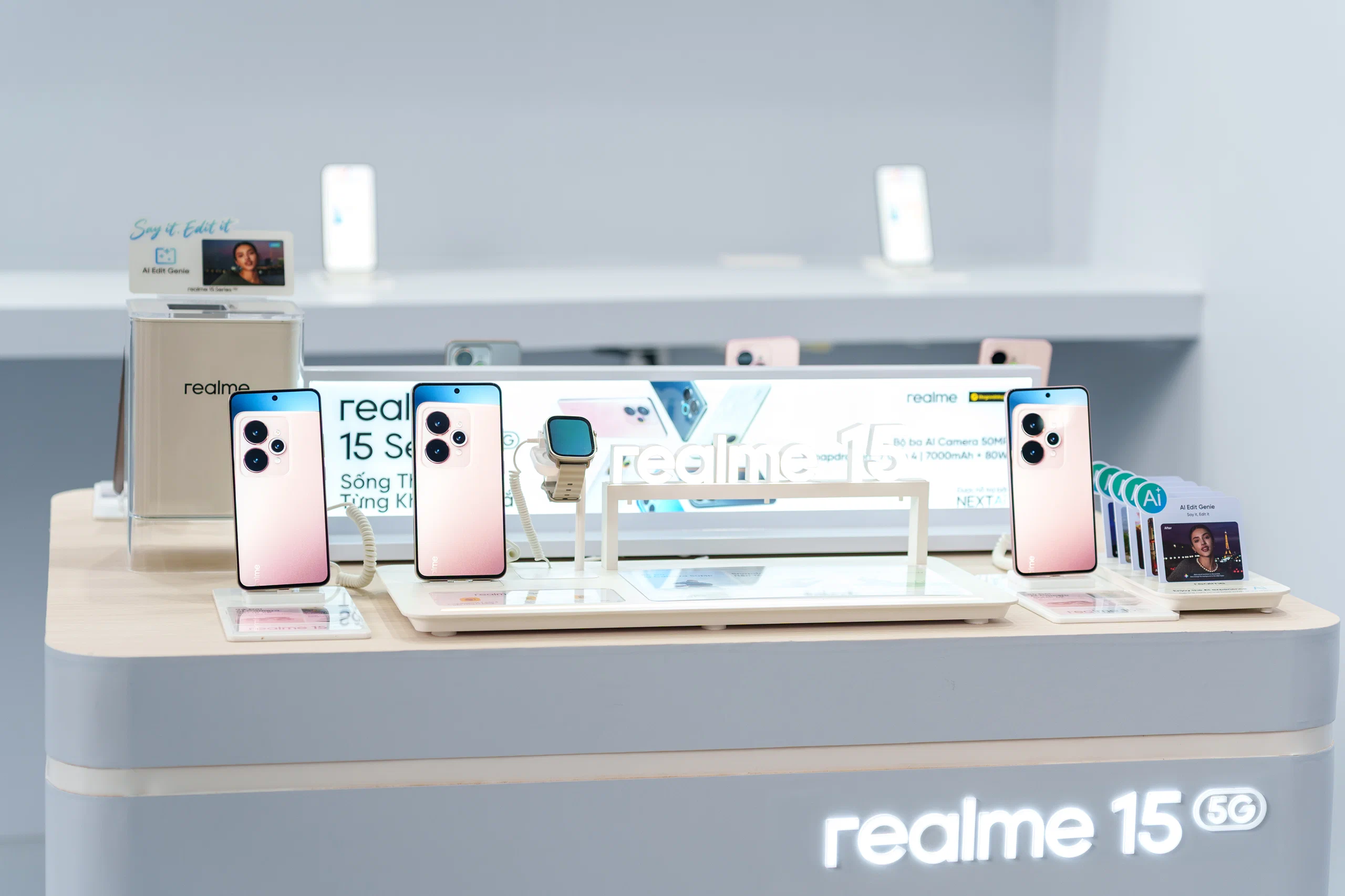 realme 15 Series ra mắt: “Bậc Thầy AI Tiệc Đêm” đưa công nghệ hình ảnh trên smartphone lên tầm cao mới realme 15 Series ra mắt: “Bậc Thầy AI Tiệc Đêm” đưa công nghệ hình ảnh trên smartphone lên tầm cao mới