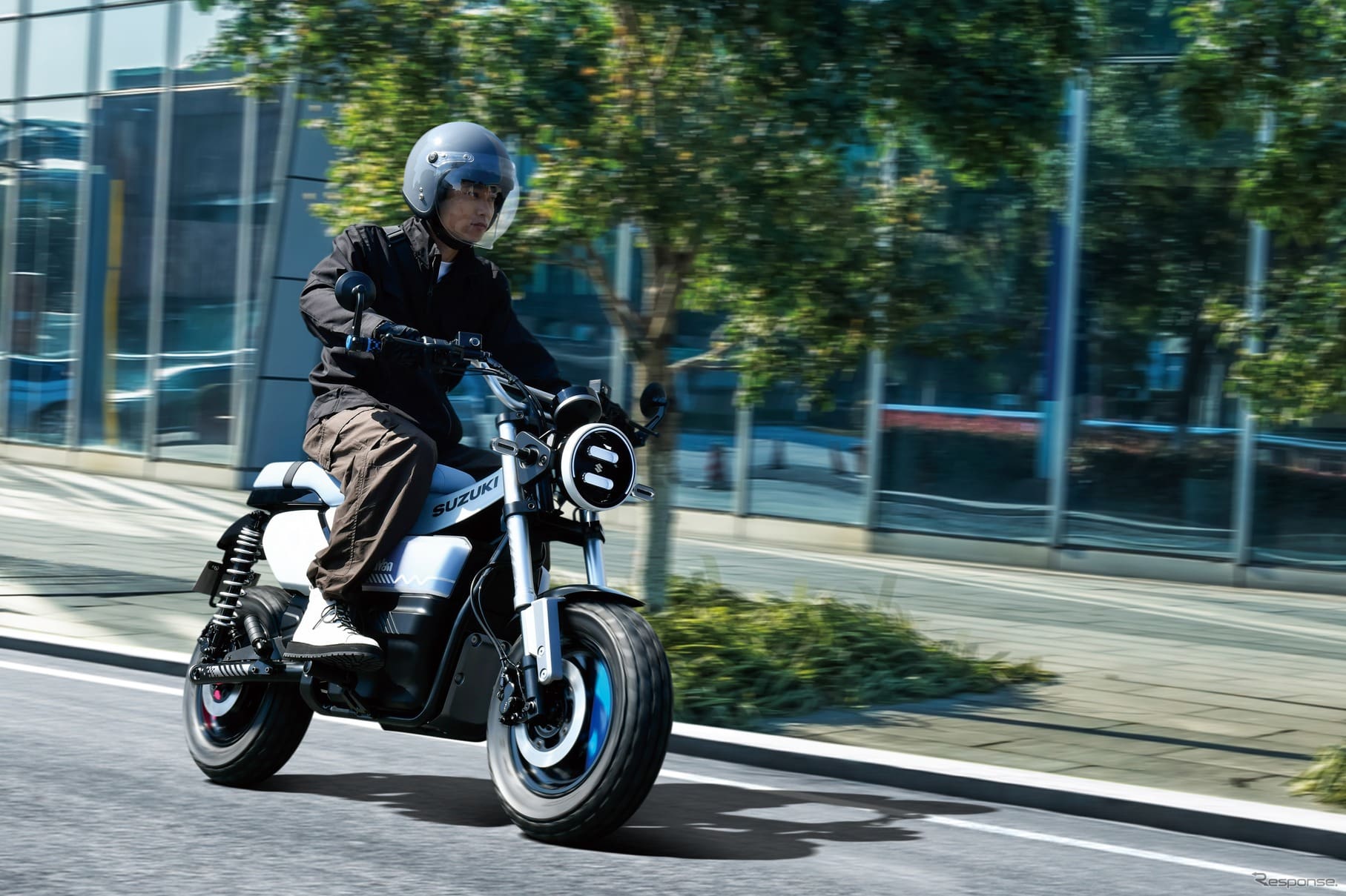 Suzuki chính thức ra mắt mẫu xe máy điện hoàn toàn mới, mang phong cách giống hệt ‘Charly cúc cu’ Suzuki chính thức ra mắt mẫu xe máy điện hoàn toàn mới, mang phong cách giống hệt 'Charly cúc cu'
