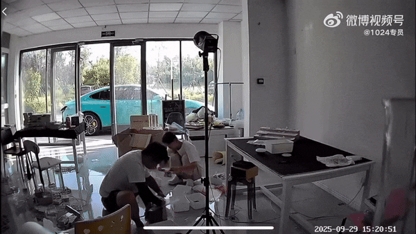 Xe điện Xiaomi tự lăn bánh không có người bên trong: Công ty đổ lỗi do iPhone