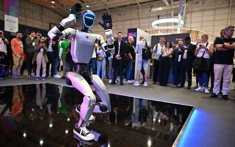 Trung Quốc siết chặt quản lý ngành robot hình nhân trước nguy cơ “bong bóng” đầu tư và sao chép công nghệ Trung Quốc siết chặt quản lý ngành robot hình nhân trước nguy cơ "bong bóng" đầu tư và sao chép công nghệ