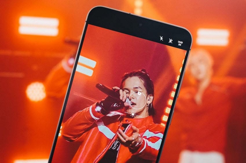 Bí kíp nâng cấp hạng ghế nhờ Galaxy S25 FE khi đi concert Bí kíp nâng cấp hạng ghế nhờ Galaxy S25 FE khi đi concert