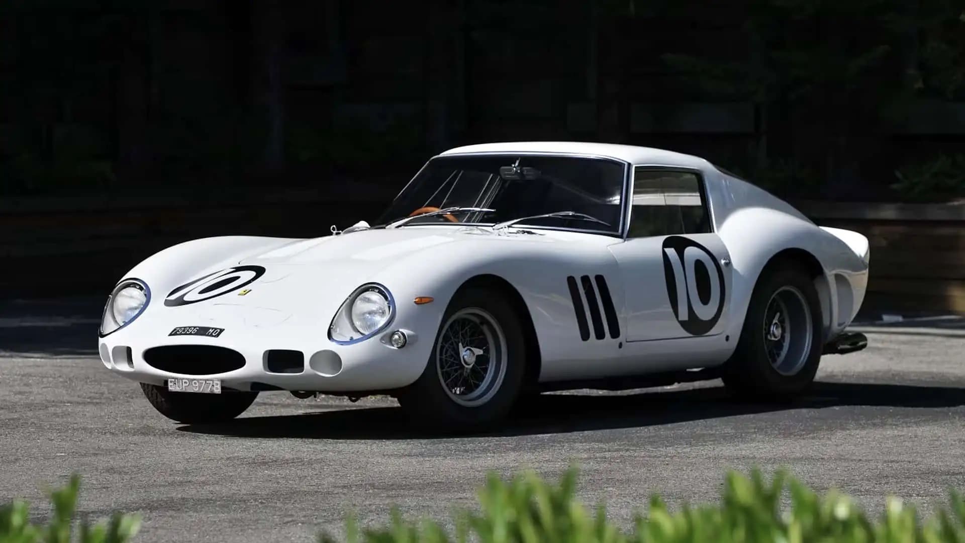 Chiếc siêu xe Ferrari đời cổ này có thể có giá quy đổi vượt 1.800 tỷ đồng, lý do đến từ màu sơn… trắng Chiếc siêu xe Ferrari đời cổ này có thể có giá quy đổi vượt 1.800 tỷ đồng, lý do đến từ màu sơn… trắng