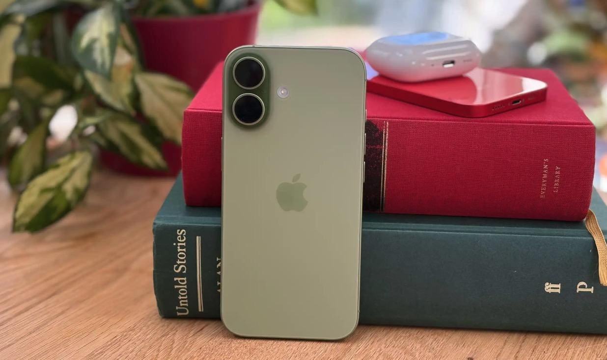 Nhìn từ iPhone 17: Đã đến lúc hai “đầu tàu” Android nên nói lời chia tay với dung lượng 128GB Nhìn từ iPhone 17: Đã đến lúc hai "đầu tàu" Android nên nói lời chia tay với dung lượng 128GB