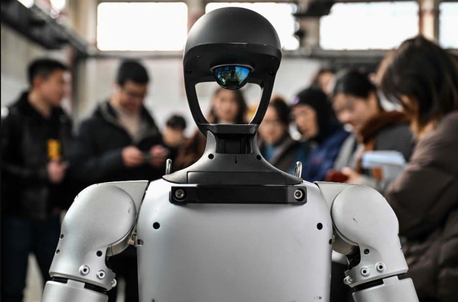 Nghịch lý 2026: Sinh viên công nghệ phải đi ‘làm xiếc’ cho robot học việc và sự thật bên trong trại huấn luyện người máy lớn nhất hành tinh Nghịch lý 2026: Sinh viên công nghệ phải đi ‘làm xiếc’ cho robot học việc và sự thật bên trong trại huấn luyện người máy lớn nhất hành tinh