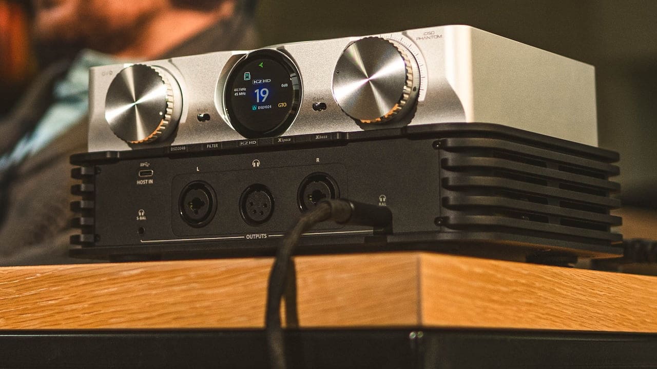 iFi Audio iDSD Phantom – “Trái tim hi-end” mới cho audiophile, tích hợp DAC, streamer và headphone amp mạnh mẽ iFi Audio iDSD Phantom – “Trái tim hi-end” mới cho audiophile, tích hợp DAC, streamer và headphone amp mạnh mẽ
