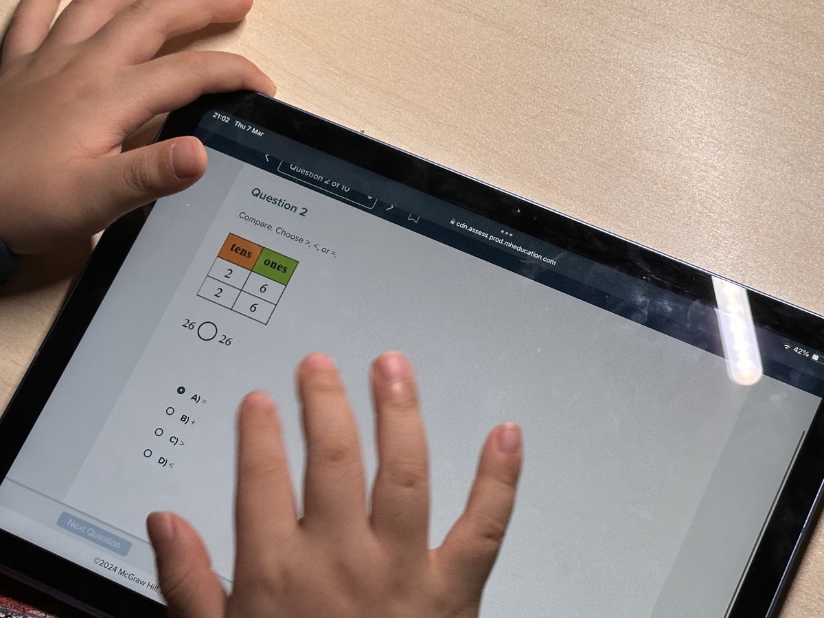 cach dung ipad tre em anh 2