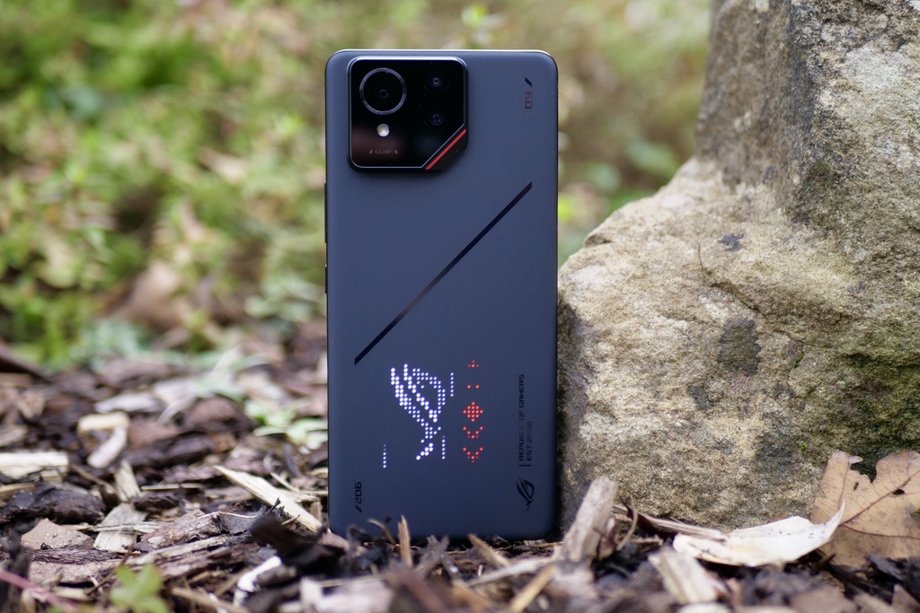 dien thoai Zenfone moi anh 1