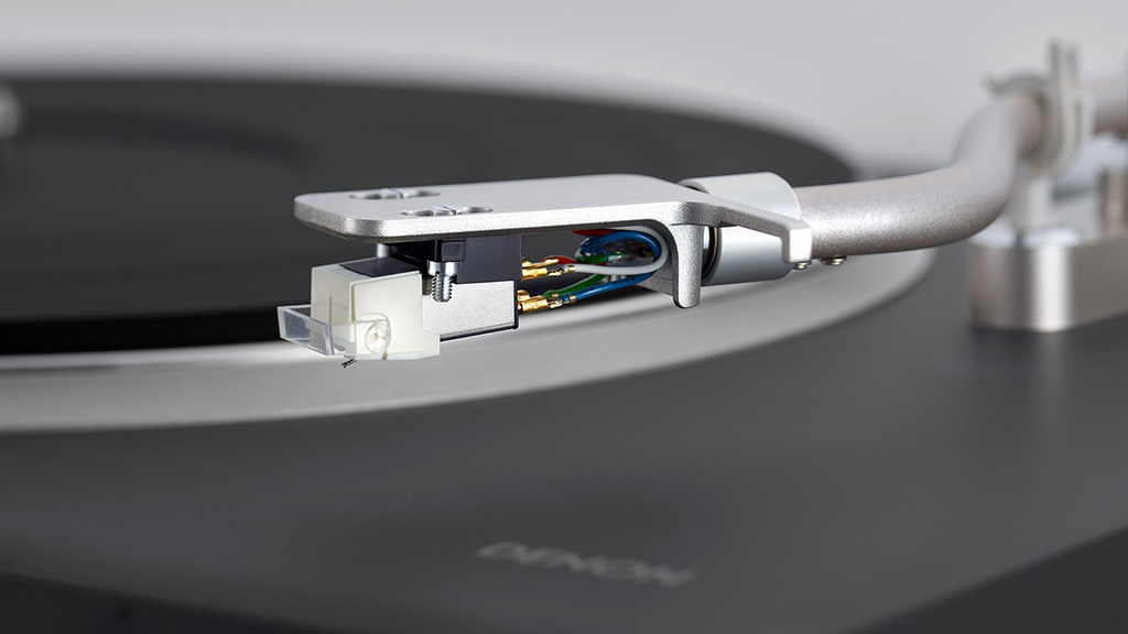 denon_dp_500bt_004.jpg (132 KB)