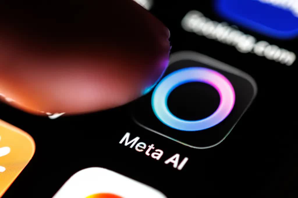 Được đầu tư cả trăm tỷ USD, AI Meta vẫn gây thất vọng, Mark Zuckerberg dự tính thuê Gemini AI của Google để dùng tạm