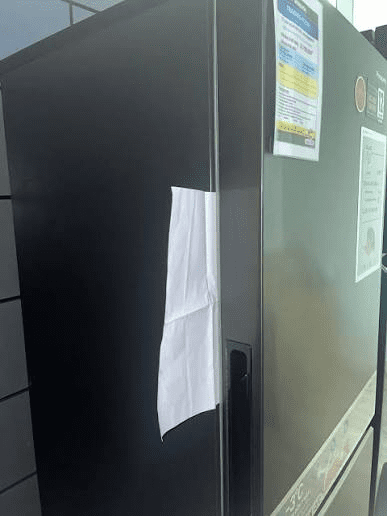 Kẹp 1 tờ giấy vào tủ lạnh, tôi hối hận vì 30 năm cuộc đời chưa biết cách này sớm hơn Kẹp 1 tờ giấy vào tủ lạnh, tôi hối hận vì 30 năm cuộc đời chưa biết cách này sớm hơn
