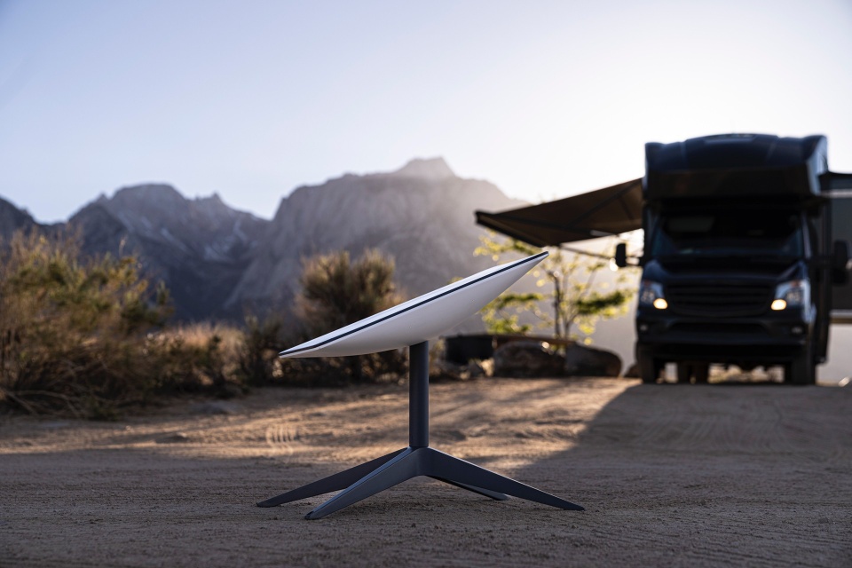 spacex_to_launch_starlink_mini_portable_dish_with_integrated_wi_fi_router_soon_6.jpg