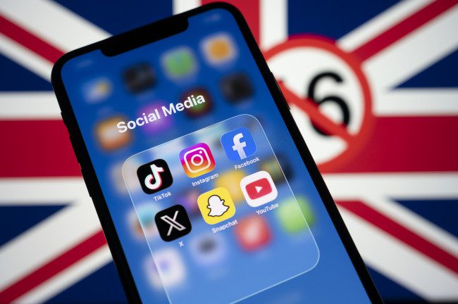 Anh cấm trẻ em dưới 16 tuổi sử dụng mạng xã hội: Instagram, YouTube, TikTok, Facebook và X đều bị chặn Anh cấm trẻ em dưới 16 tuổi sử dụng mạng xã hội: Instagram, YouTube, TikTok, Facebook và X đều bị chặn