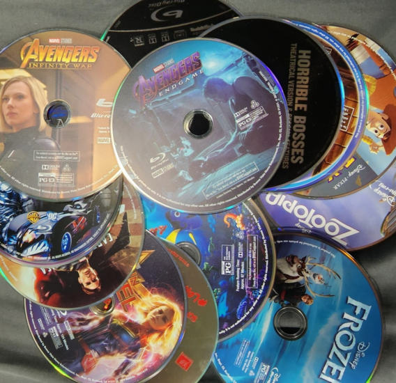 Vì sao các hãng phim “chung thủy” với DVD và Blu-ray mà chưa từng bán phim bằng USB? Vì sao các hãng phim "chung thủy" với DVD và Blu-ray mà chưa từng bán phim bằng USB?