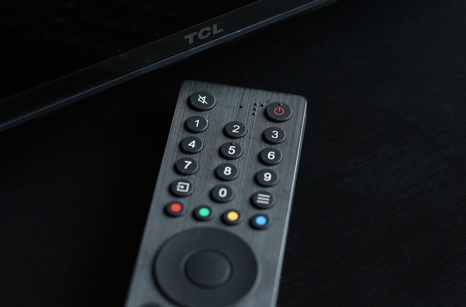 Thứ không thay đổi trên điều khiển TV hàng chục năm qua Thứ không thay đổi trên điều khiển TV hàng chục năm qua