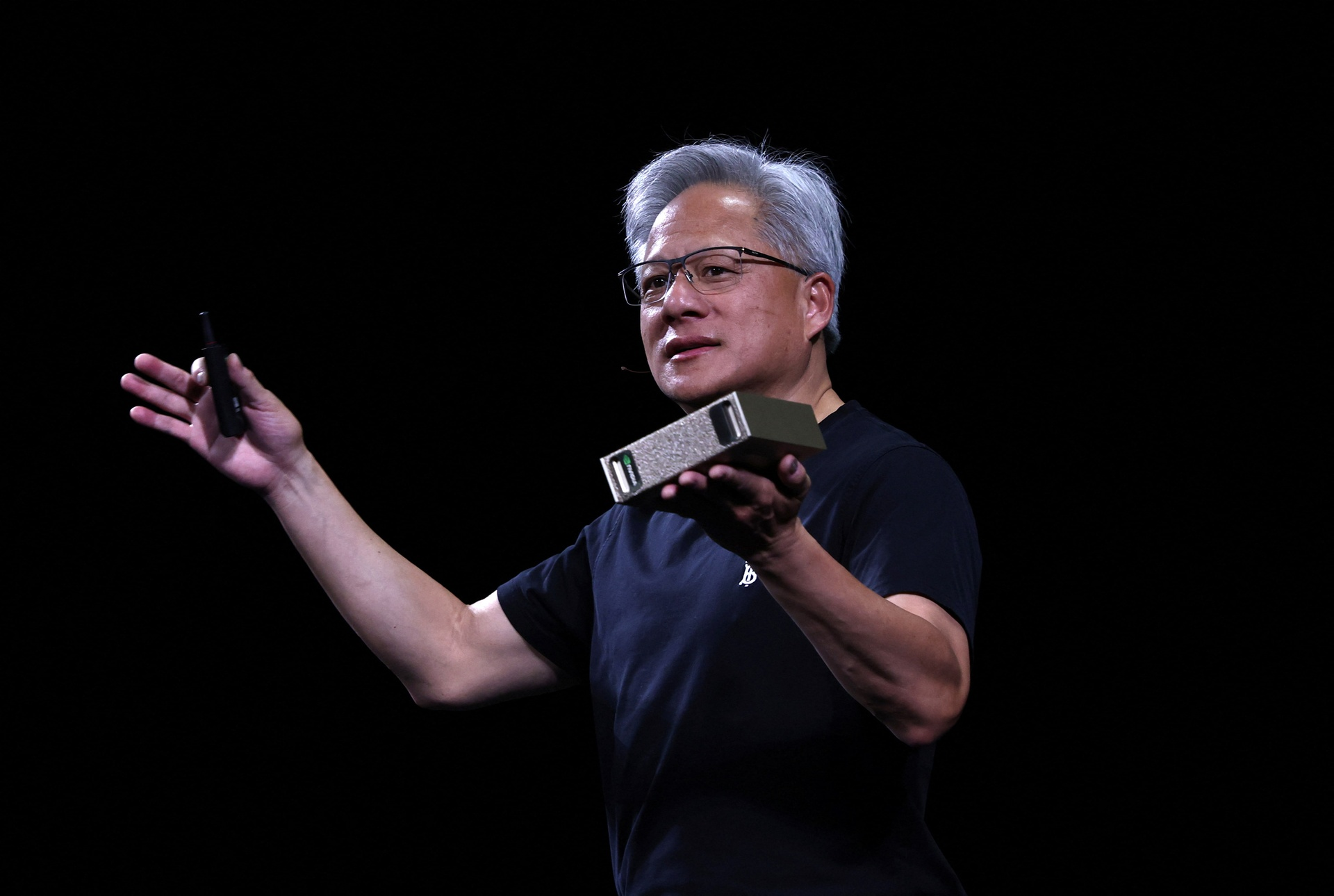 CEO_Nvidia3_1.jpg